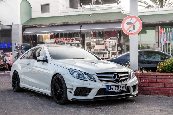 Kemer Törökország 2021 Fehér Mercedes Benz Modell W207 Coupe W211 — Stock Fotó