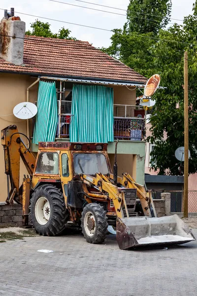 Sárga Kotrógép Buldózer Működő Traktor Útépítés Belvárosban Közúti Berendezések Építkezésen — Stock Fotó
