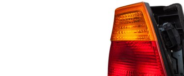 Beyaz izole edilmiş arka planda, beyaz ve kırmızı renkli bir Alman oto-optik ekipmanı için stop sinyalinin stop lambası. Bir araba hizmet merkezinde tamir ve satış için yedek parça..