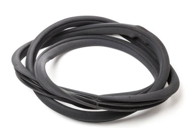 Arabanın gövdesindeki elementler için siyah lastik dolgu maddesi, kapı veya bagaj için, gürültü yalıtımı için, termal ve ses için, arabanın içindeki ısı kaybını önlemek için. Bir atölyede tamir için conta kapatılıyor.