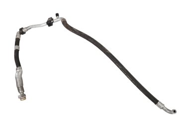 Soğutucu sağlamak için klima hortumu ya da beyaz izole bir zemin üzerinde soğutma havası ya da ısıtılmış araba ve kamyonlar için yağ sağlamak için. Otomatik parçalar kataloğu.