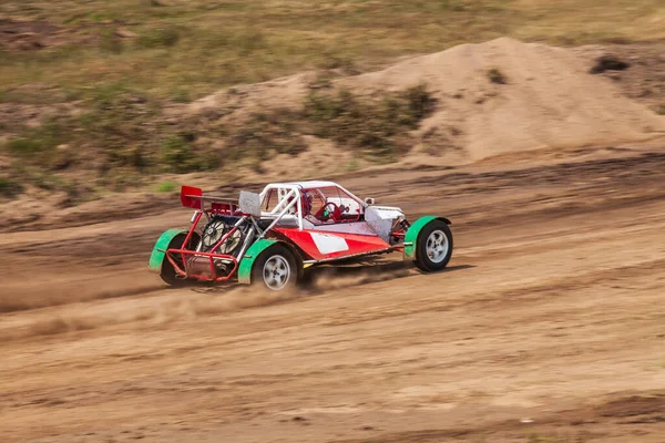 Pequeño Buggy Deportivo Borroso Una Pista Competición Rally Durante Entrenamiento — Foto de Stock
