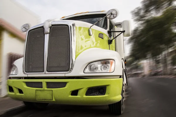 Vrachtwagen voorzijde — Stockfoto