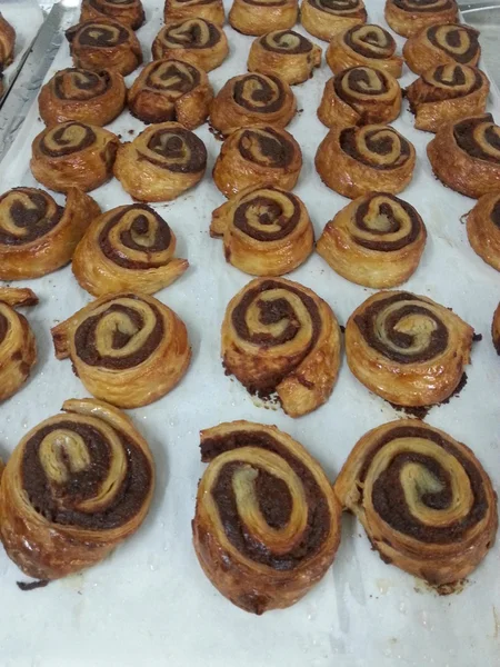 kek. tatlı. çöl. cinamon. şeker. diyet. lezzetli. ekmek. yiyecek. yemek.
