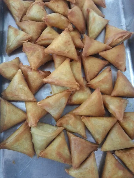 hamburger. et. yiyecek. ye. kavrulmuş.