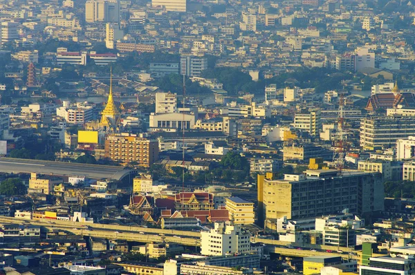 Bangkok şehrinin en üstteki yakın çekim fotoğrafı — Stok fotoğraf