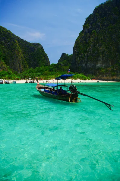 Güzel mavi denize, Asya Güney Tayland tekne — Stok fotoğraf