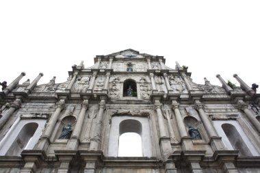 Cephe, yıkık kilise St. Paulus. Macau. Beyaz arka plan üzerinde izole Çin