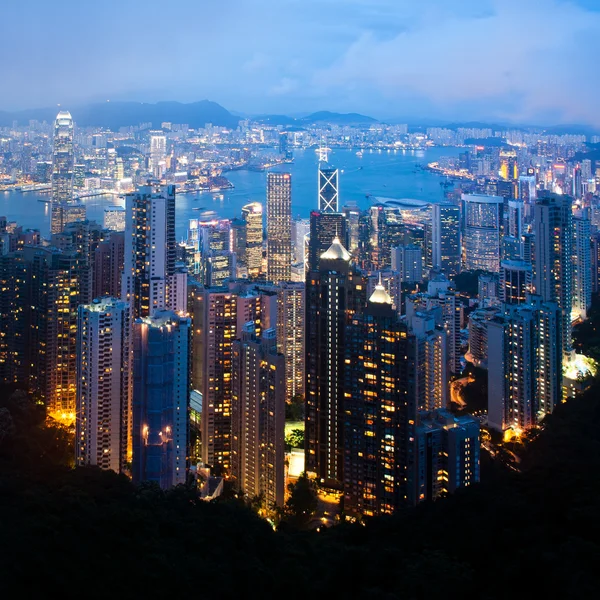 Hong Kong paesaggio urbano di notte — Foto Stock