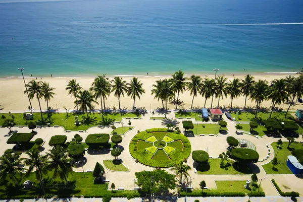 Beach Scene, Tropics, Pacific ocean, Natrang vietnam — Stock Photo, Image