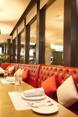 ayna biftek restoranında yakınındaki deri koltukları
