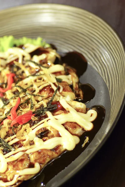 Japanische Pizza, okonomiyaki — Stockfoto