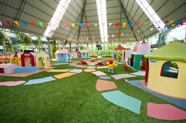 Färgglada lekplats för barn — Stockfoto