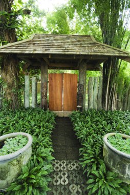 tipik bir konut girişi Tayland evi