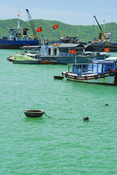 Foto av fiskebåtar på havet, vietnam — Stockfoto