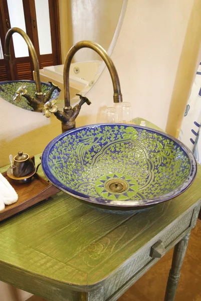 Asian vintage washbasin and chrome tap — Stock Photo, Image