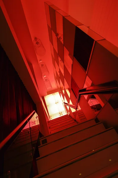 Escaliers rouges abstraits — Photo