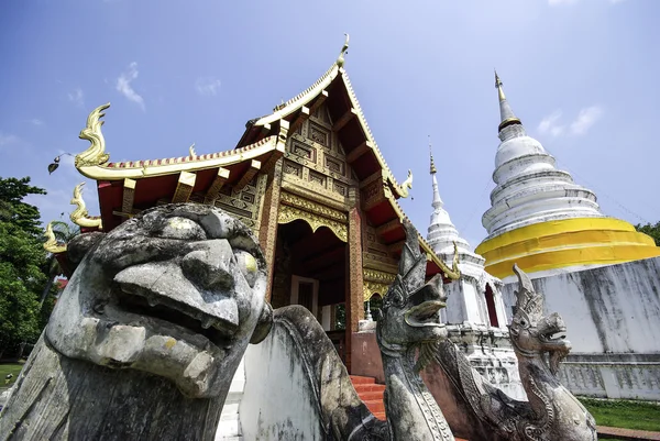 泰国，清迈，帕息息相关双龙寺 (wat phra 息息相关双龙) — 图库照片