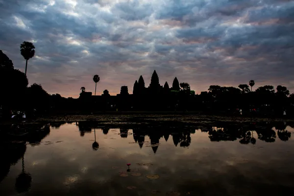 日の出アンコール ワット シェムリ アップ、カンボジア — ストック写真