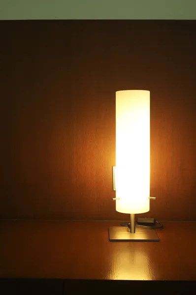 Lampa na dřevo v hotelu — Stock fotografie