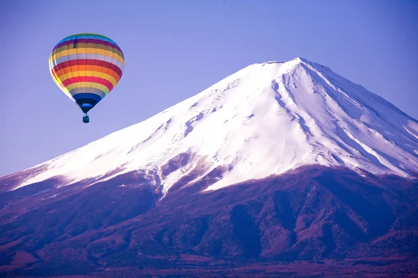 Balloon on mount fuji from japan — Stock Photo, Image