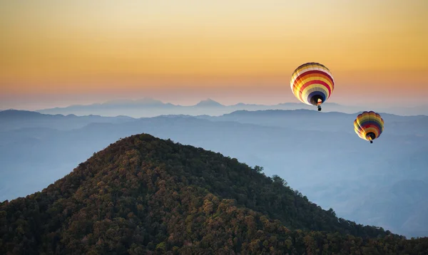 Hot air balloon on the mountain north of Thailand winter season — Stock Photo, Image