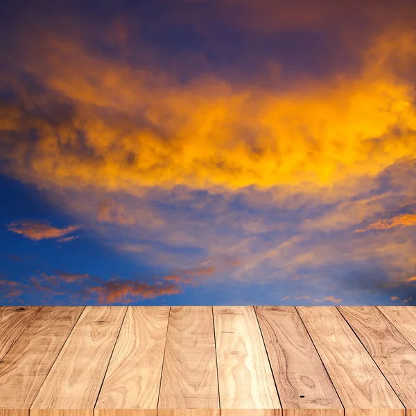 Suelo de madera con cielo — Foto de Stock