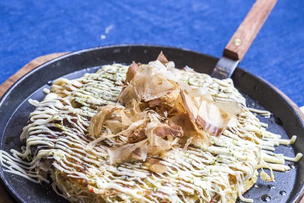 Pizza japonesa Okonomiyaki — Fotografia de Stock