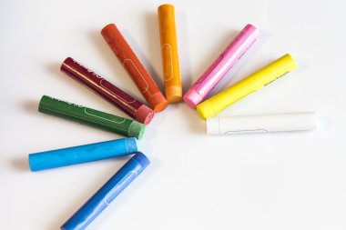 beyaz izole zemin üzerine boya kalemi kavramı