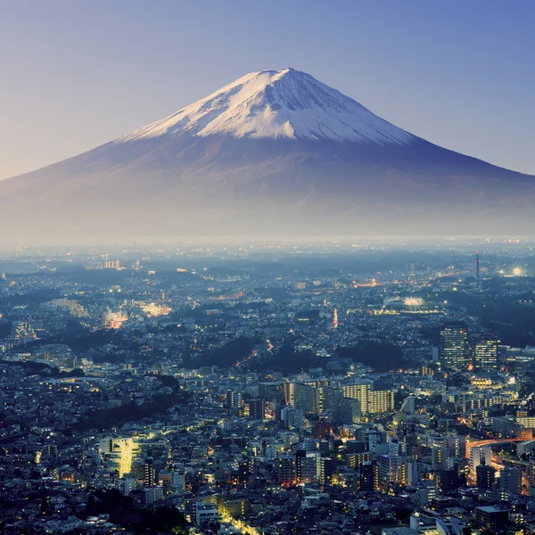 Mount fuji. FUJIYAMA. Légifelvételek cityspace szürreális lövés. j — Stock Fotó