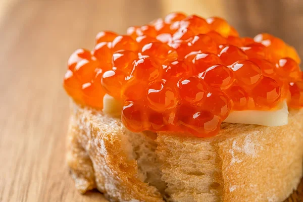 Sandwich Salmon Red Caviar Macro Trout Caviar Slice French Baguette — Foto de Stock