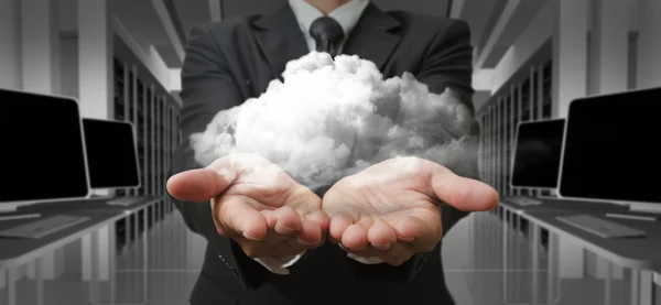 Empresario y el concepto de cloud computing — Foto de Stock