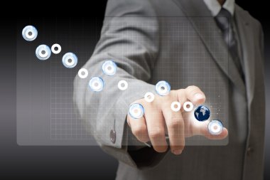 işadamı el dokunmak sanal bir grafik grafikli cam balon sig