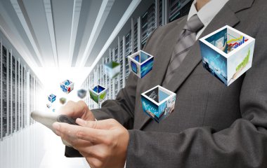 iş adamı el dokunmatik tablet bilgisayar serv akarsu resimleri