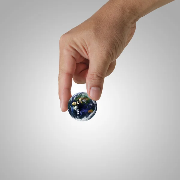 Hand pick the earth — Stock Photo, Image