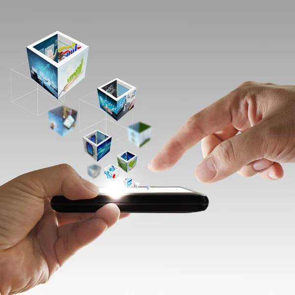 Mobiele telefoon in de hand streaming 3D-beelden — Stockfoto