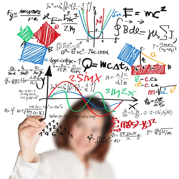 Жінка вчителька пише різні математики і науки для — стокове фото