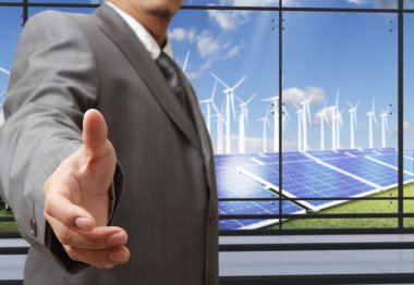 iş adamı el sallamak ile enerji tasarrufu sağlar