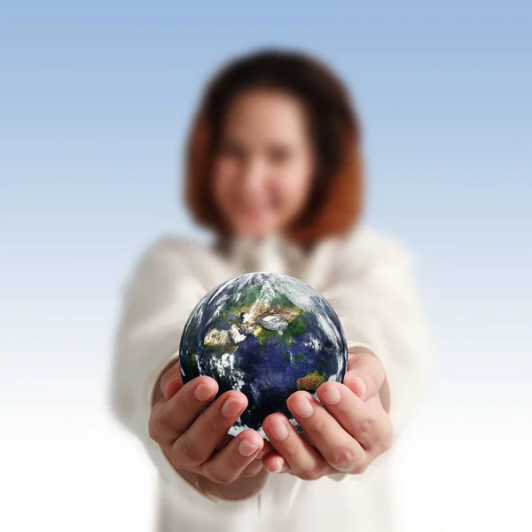 Globe in hands — Stock Photo, Image