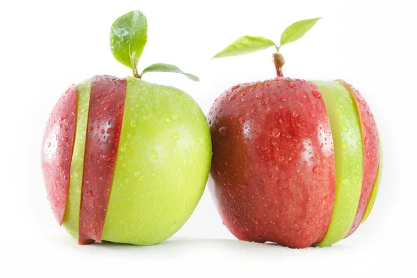 Manzana en rodajas de diferentes colores — Foto de Stock