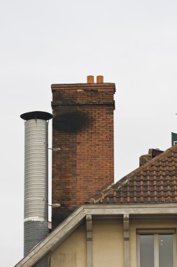 tuğla baca ve kiremitli çatıya metal baca