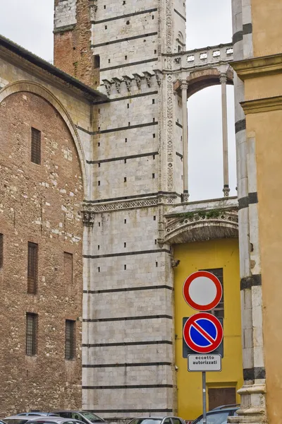 Mur antique à Sienne — Photo