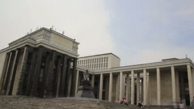 Dostoyevski heykel timelapse Moskova'da lenin Kütüphanesi