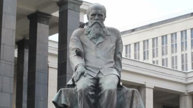 Dostoyevski heykel lenin Kütüphanesi