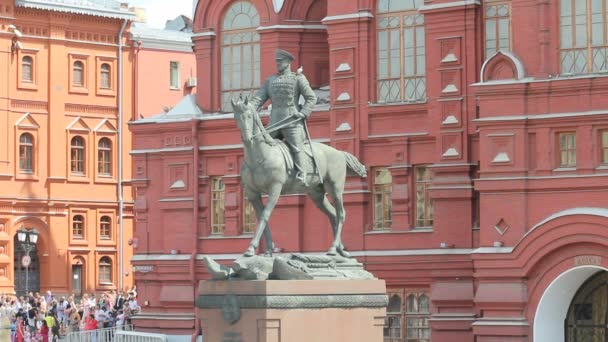 Памятник маршалу Жукову — стоковое видео