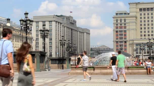 Piazza Manezhnaya vicino al Cremlino di Mosca — Video Stock