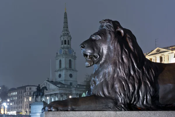Löwe auf dem Trafalgar Square — Stockfoto