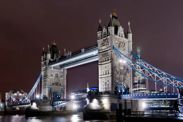 Mostu Tower bridge, oświetlony — Zdjęcie stockowe