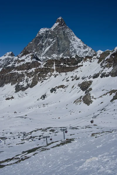 Ski slopes under the Matterhorn — Stock Photo, Image