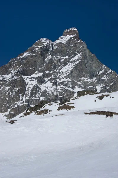 Ski slopes under the Matterhorn — Stock Photo, Image